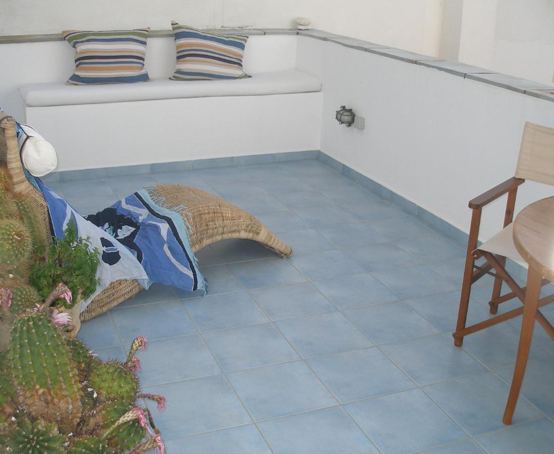 Inaxos Studios, Viewing Apollo Temple. Naxos City Extérieur photo