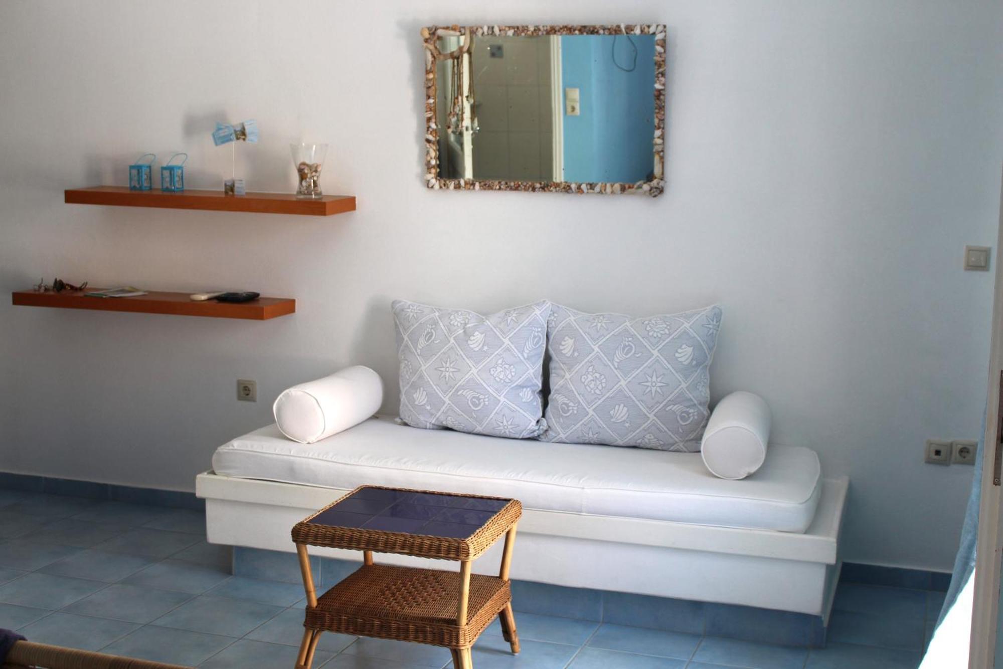 Inaxos Studios, Viewing Apollo Temple. Naxos City Extérieur photo